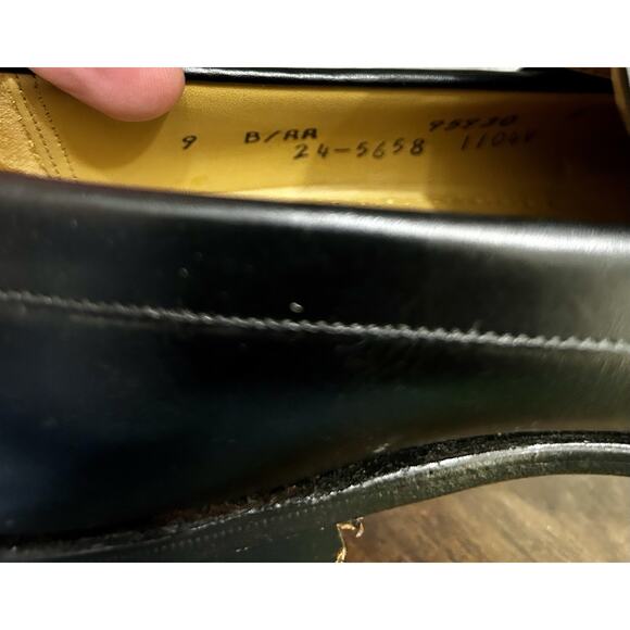 JOHNSTON & MURPHY BLACK LEATHER KILTIE TASSEL LOAFERS - MENS 9B/AA #24-565 - Picture 5 of 6